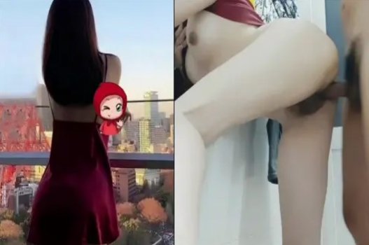 sex dumy ngô đang quay tay trong toilet thì con ghệ thằng bạn bước vào