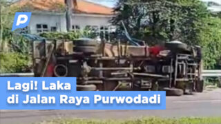 Kecelakaan Tunggal, Truk Terguling di Purwodadi