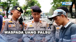 Polisi Razia Jasa Tukar Uang Pinggir Jalan, Waspada Uang Palsu!