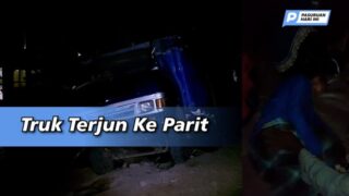 Truk Rombongan Pengajian Terjun ke Parit di Lumbang